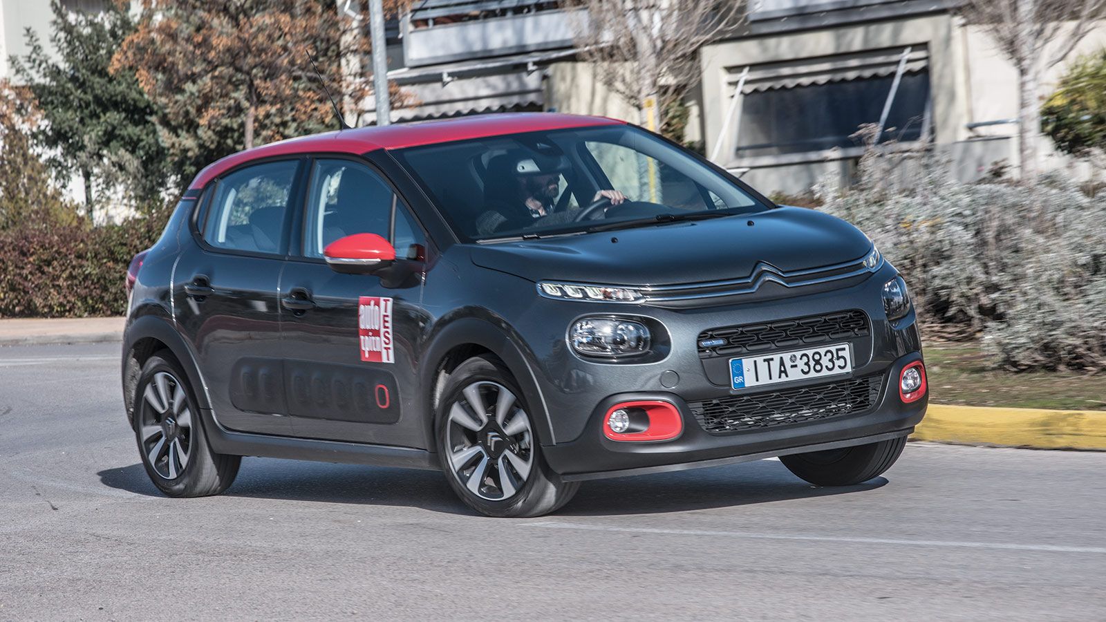 Δοκιμάζουμε το νέο Citroen C3 με τον 1.200άρη turbo βενζινοκινητήρα απόδοσης 110 ίππων. Τι κατανάλωση έχει, πως τα καταφέρνει στο δρόμο και πόσο κοστί