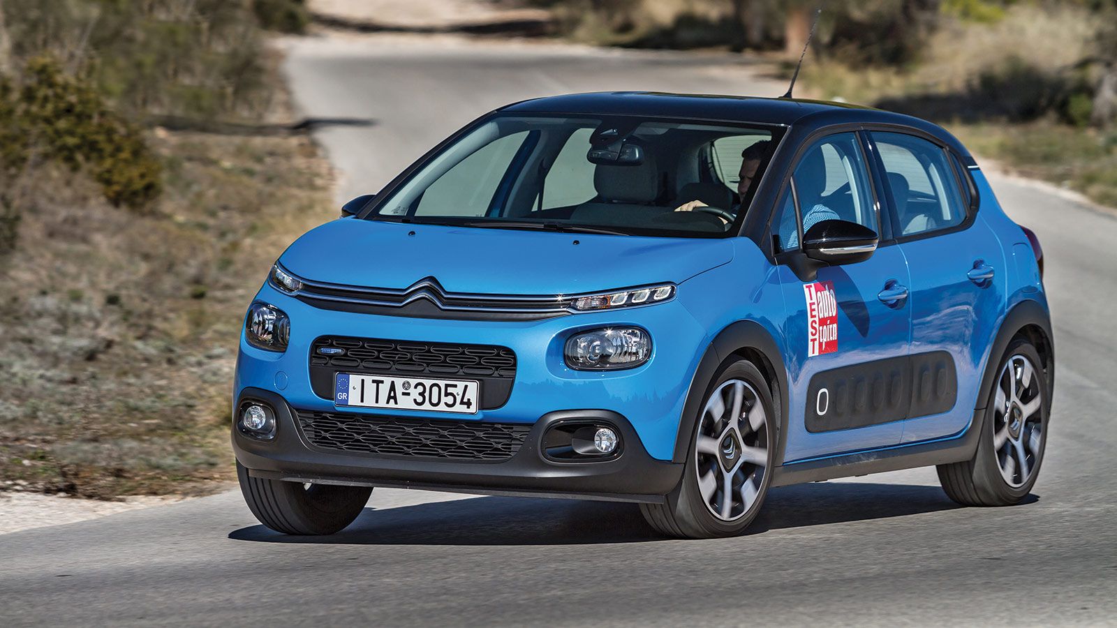 Δοκιμάζουμε το Citroen C3 στη βασική του έκδοση με τον 1.200άρη κινητήρα απόδοσης 82 ίππων. Πως τα καταφέρνει στο δρόμο; Μάθετέ τα πάντα γι` αυτό διαβ