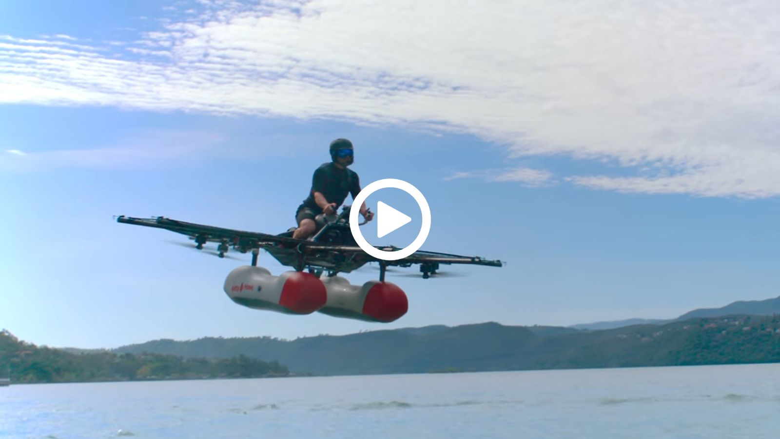 Το Kitty Hawk Flyer είναι ουσιαστικά ένα drone το οποίο μπορείς να το καβαλήσεις και να πετάξεις.