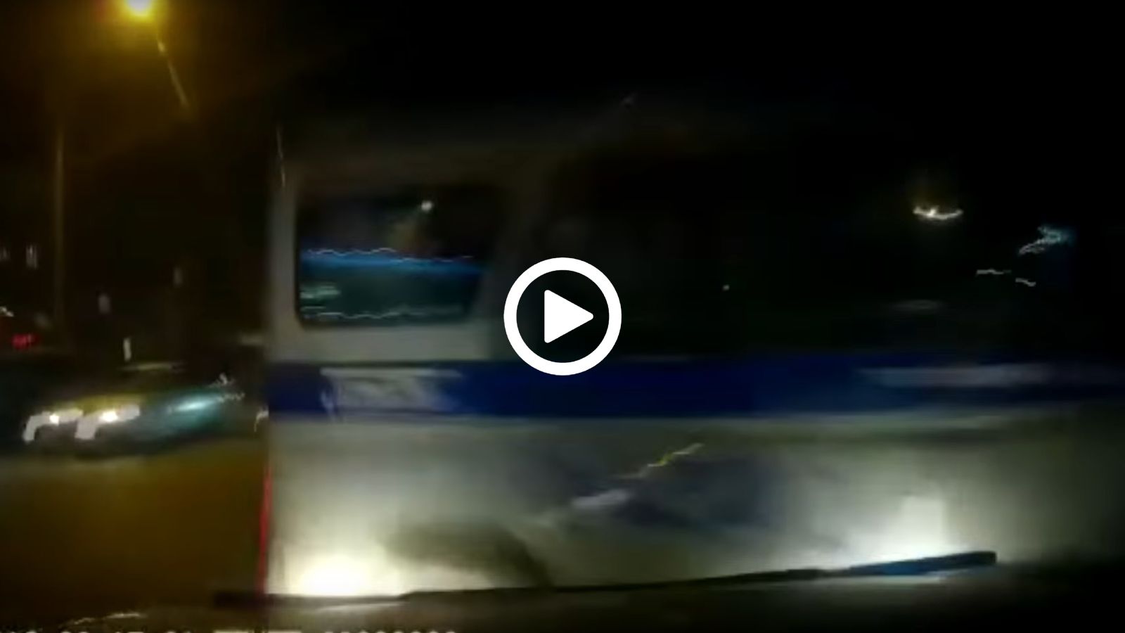Όταν ένα αυτοκίνητο οδηγείται απρόσεκτα μπορεί να προκληθεί τρακάρισμα και τα περιπολικά δεν αποτελούν εξαίρεση.