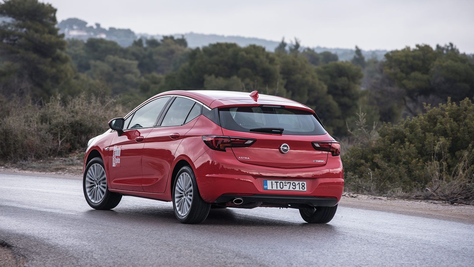 Τις καλύτερες εντυπώσεις αφήνει η έκδοση των 160 ίππων, τόσο όσον αφορά την προσφερόμενη άνεση, όσο και αναφορικά με τη συμπεριφορά του πίσω μέρους. Τ