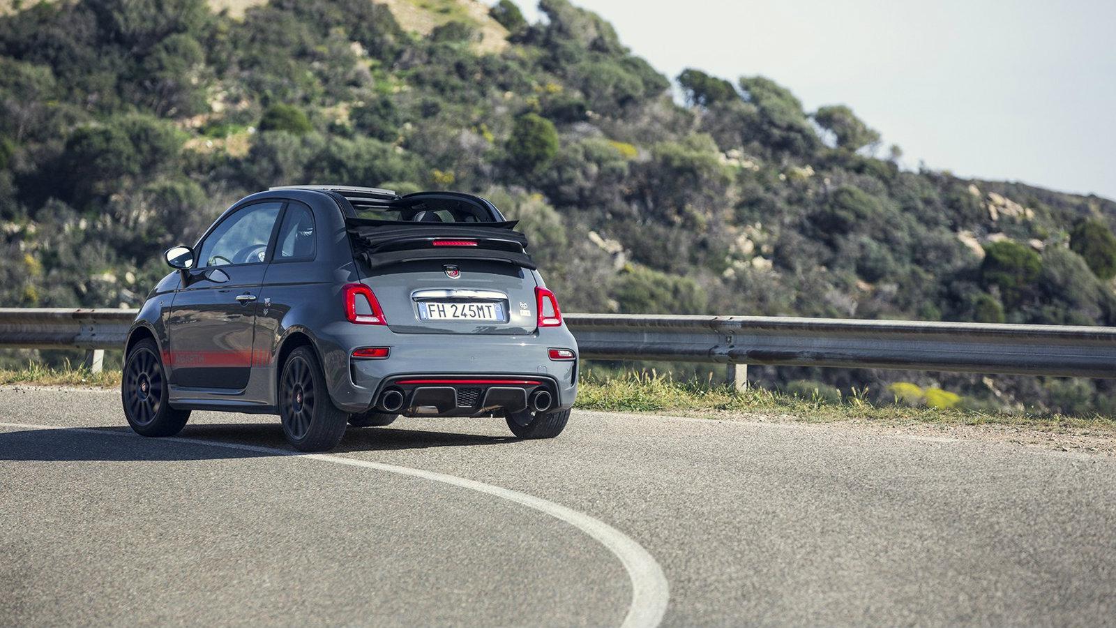 Η παραγωγή λοιπόν των Abarth 695 ΧSR Yamaha θα περιοριστεί στις 1.390 μονάδες.