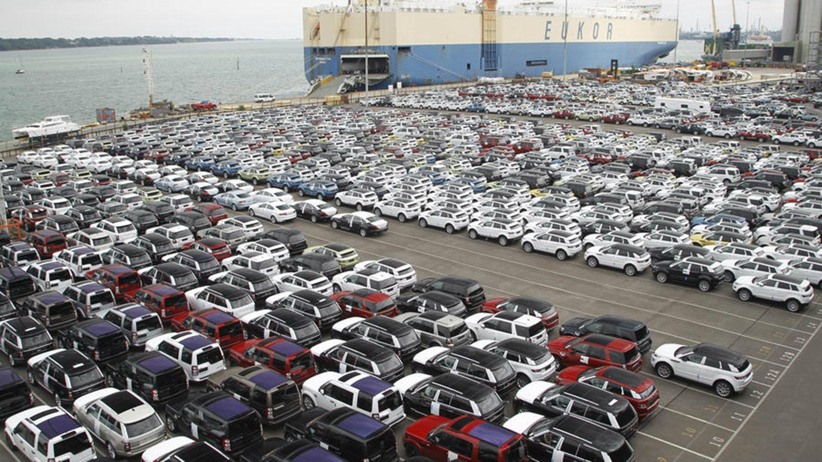 Στην Ελλάδα, η πρώτη θέση ανήκει στο Toyota Yaris με πωλήσεις 1.882 αυτοκινήτων.