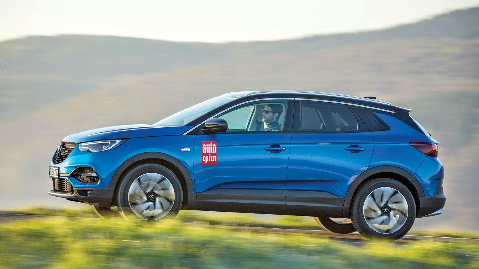 Το εξωτερικό design του Οpel Grandland X, με τις καθαρές επιφάνειες, τις νευρώσεις σε καπό και πόρτες και τους τονισμένους θόλους, «βγάζει» χαρακτήρα 