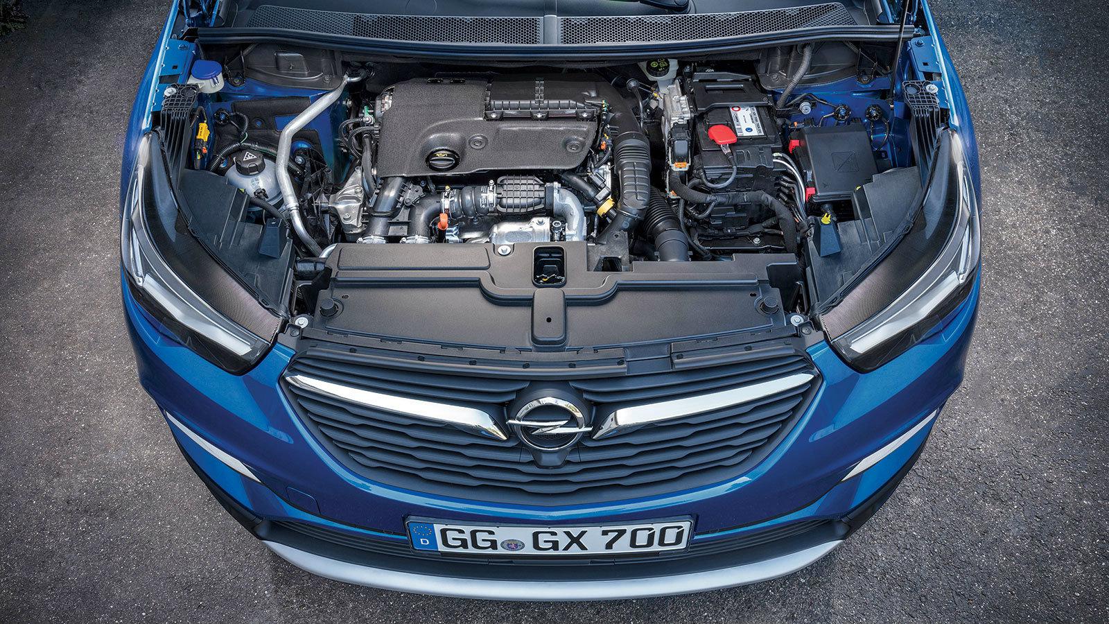 Το νέο Grandland X, προς το παρόν, εφοδιάζεται με δύο κινητήρες, έναν diesel 1.600 κ.εκ. με 120 ίππους και έναν βενζίνης 1.200 κ.εκ με 130 ίππους. Αμφ