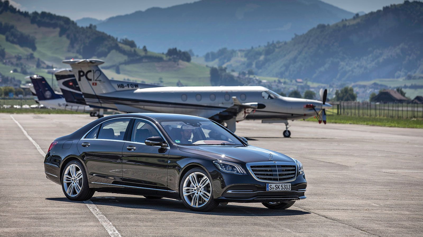 Δοκιμάζουμε τη ναυαρχίδα της Mercedes-Benz, τη νέα S 400 d, που αποτελεί την επιτομή της πολυτέλειας.