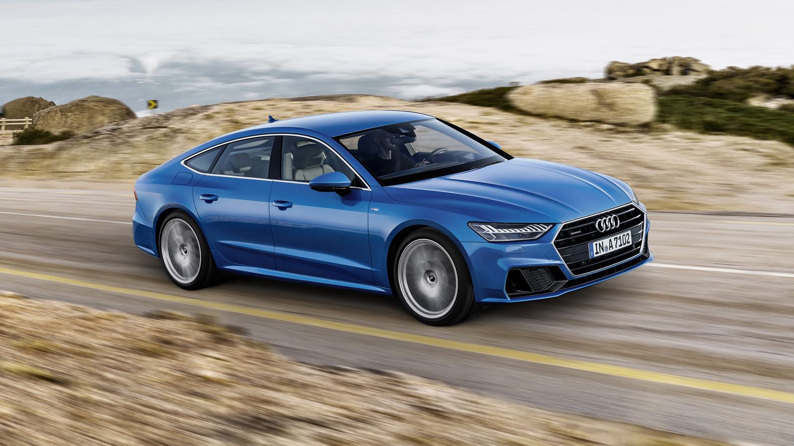 Το δεύτερης γενιάς Audi A7 αποκαλύφθηκε σήμερα, πριν το επίσημο ντεμπούτο του που θα γίνει στην έκθεση του Λος Αντζελες το Νοέμβριο. Το εμπορικό λανσά