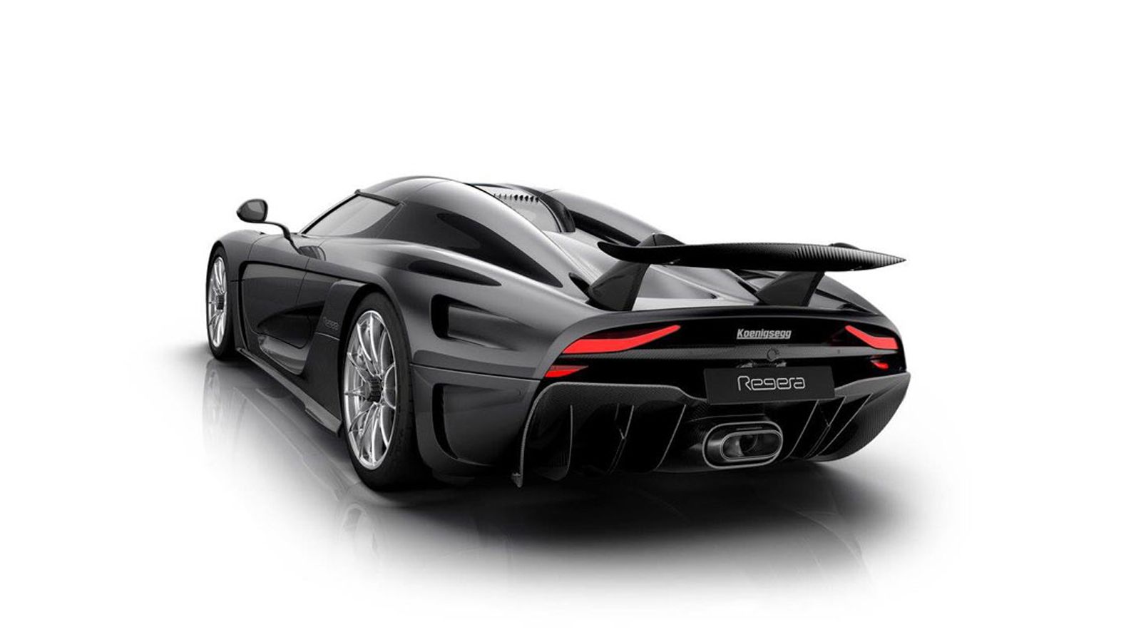 Σειρά έχει η Lisa, η art director της Koenigsegg, η οποία επέλεξε το απόλυτο μαύρο. Το υπερ-αυτοκίνητο εμφανίζεται στην απόχρωση Raven Black, η οποία 