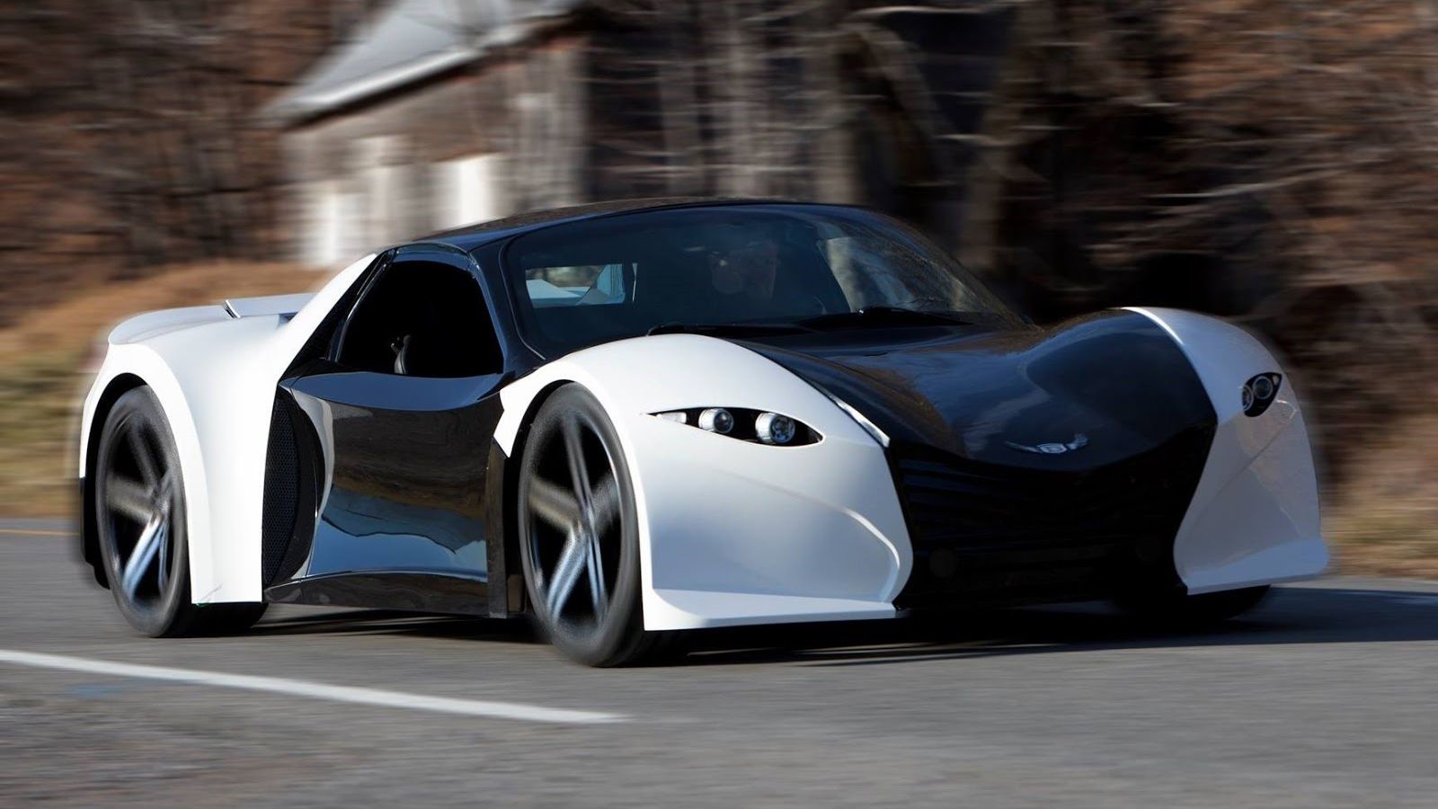 Η καναδική Dubuc Motors ανακοίνωσε πως θα προχωρήσει στην παραγωγή του Tomahawk μέσα στο 2018. Θα υπάρξουν κάποιες χιλιάδες κομμάτια, ενώ η τιμή του θ