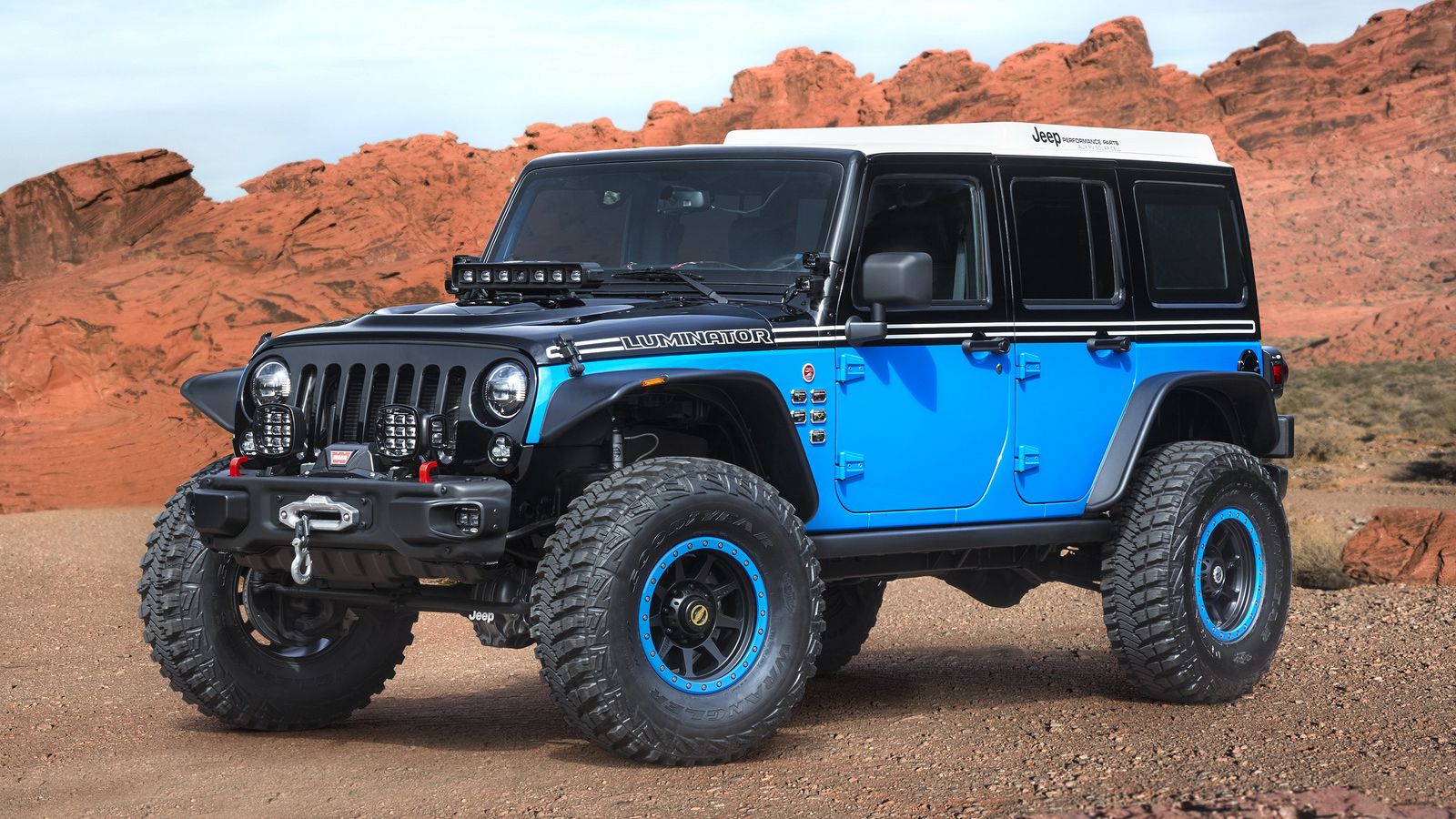 Το Jeep Luminator διαθέτει νέα φωτιστικά σώματα και νέα φώτα στη γρίλια που αναπτύχθηκαν από κοινού με το τμήμα Automotive Lighting της Magneti Marell