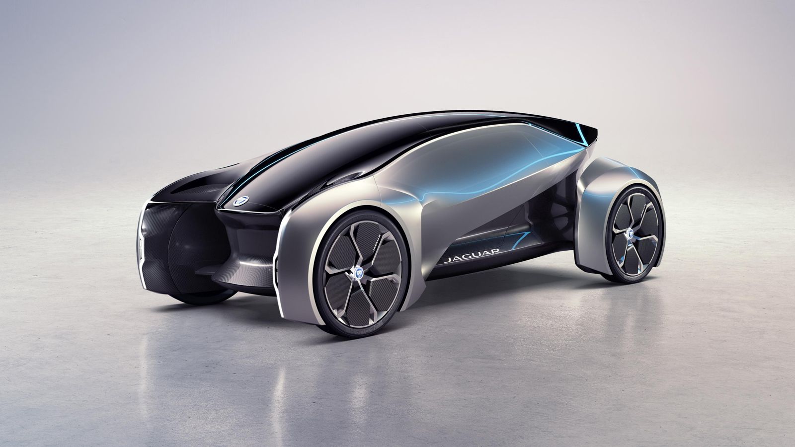 H Jaguar Future-Type είναι ένα concept που οδηγείται αν και είναι πλήρως αυτόνομο. Αποτυπώνει το όραμα της εταιρείας για τα κατά παραγγελία αυτόνομα ο