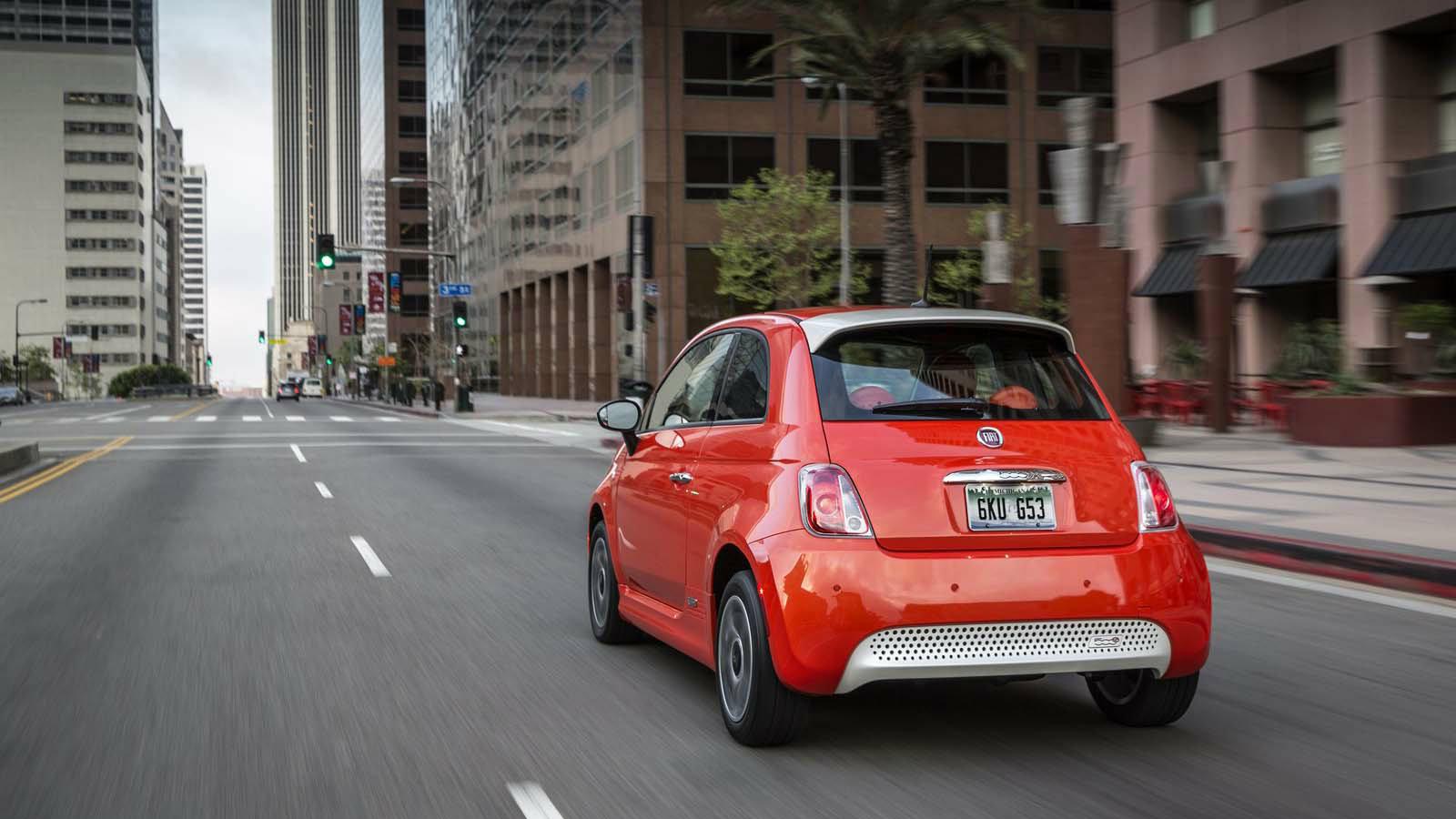 H φίρμα λάνσαρε το Fiat 500e στην Καλιφόρνια πέντε χρόνια πριν αλλά υπέστη βαρύτατες οικονομικές ζημιές.
