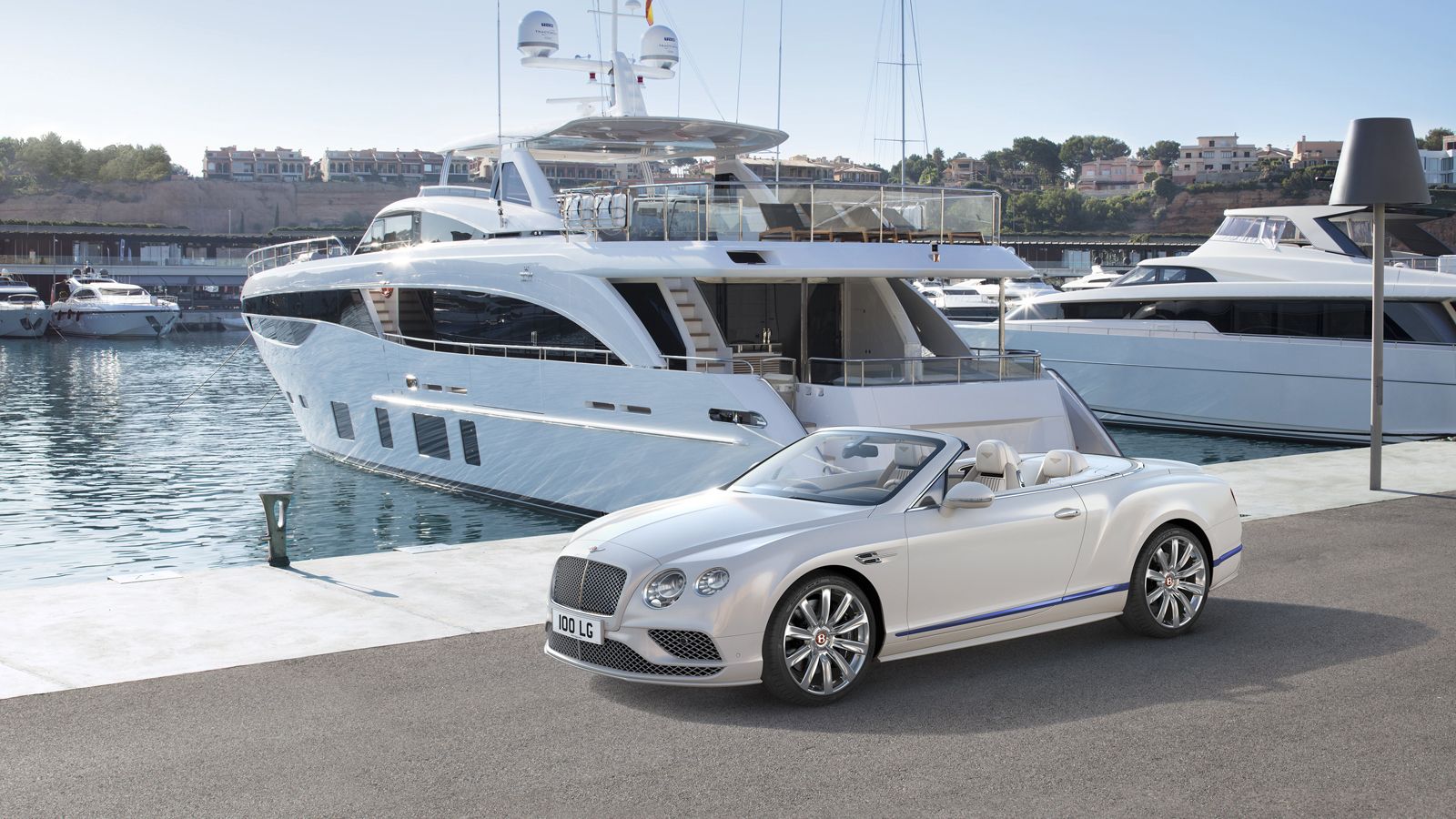 Η Bentley Continental GT Convertible Galene Edition δημιουργήθηκε από το τμήμα εξατομίκευσης Mulliner, σε συνεργασία με τη βρετανική εταιρεία κατασκευ