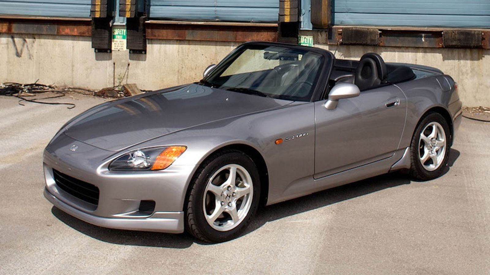 Ακόμα και μετά από τόσα χρόνια παραμένει άκρως σαγηνευτικό.