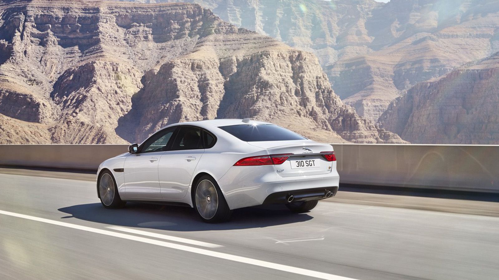 Η Jaguar Land Rover φαίνεται ότι σχεδιάζει να εξαγοράσει μια αυτοκινητοβιομηχανία που θα της επιτρέψει να μεγαλώσει την διαθέσιμη γκάμα των μοντέλων κ