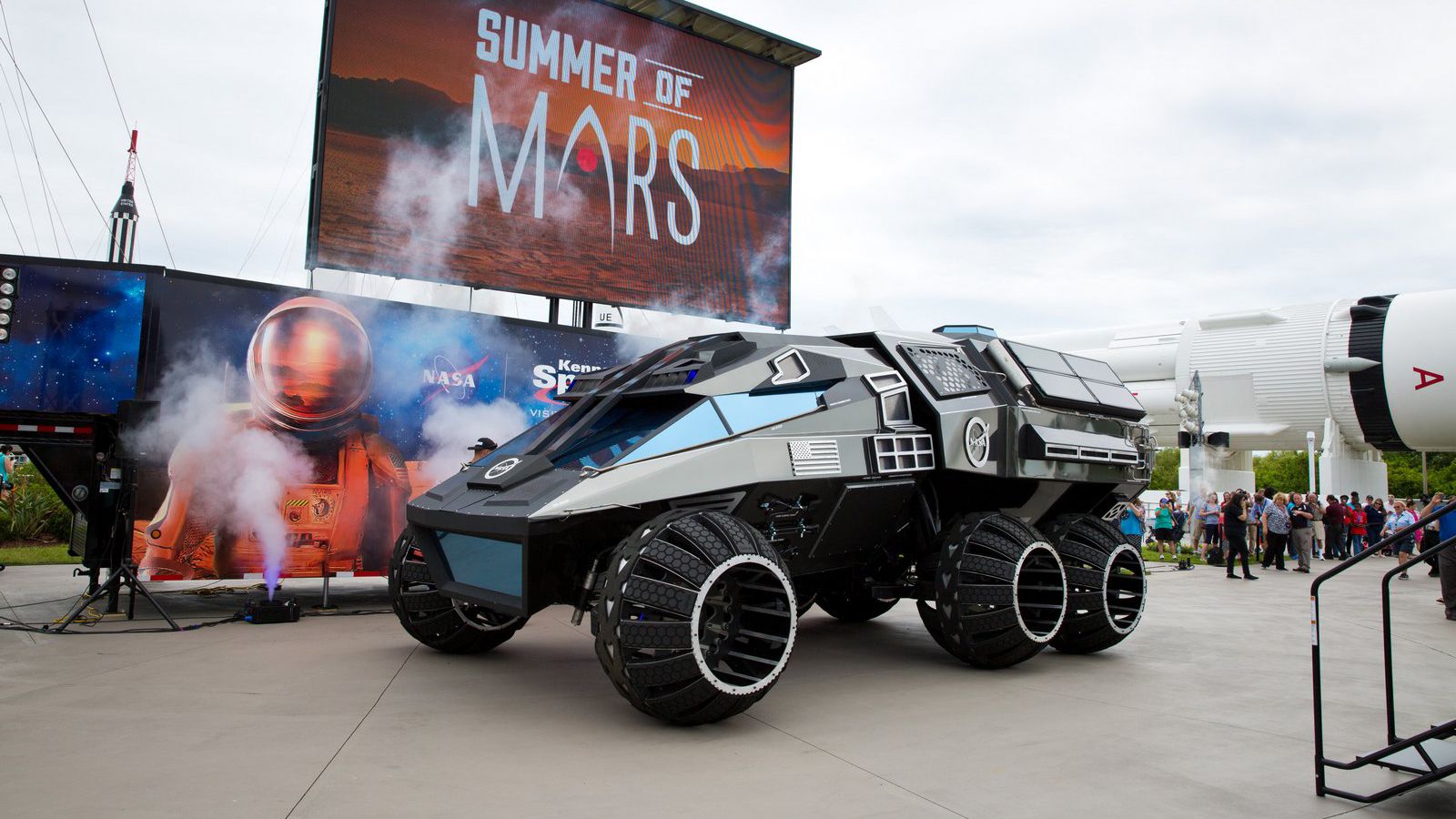 Το Mars Rover Concept διαθέτει ηλιακά πάνελ και η NASA αναφέρει πως σχεδιάστηκε να λειτουργεί τόσο ως ανιχνευτικό όχημα όσο και ως ένα πλήρες ερευνητι