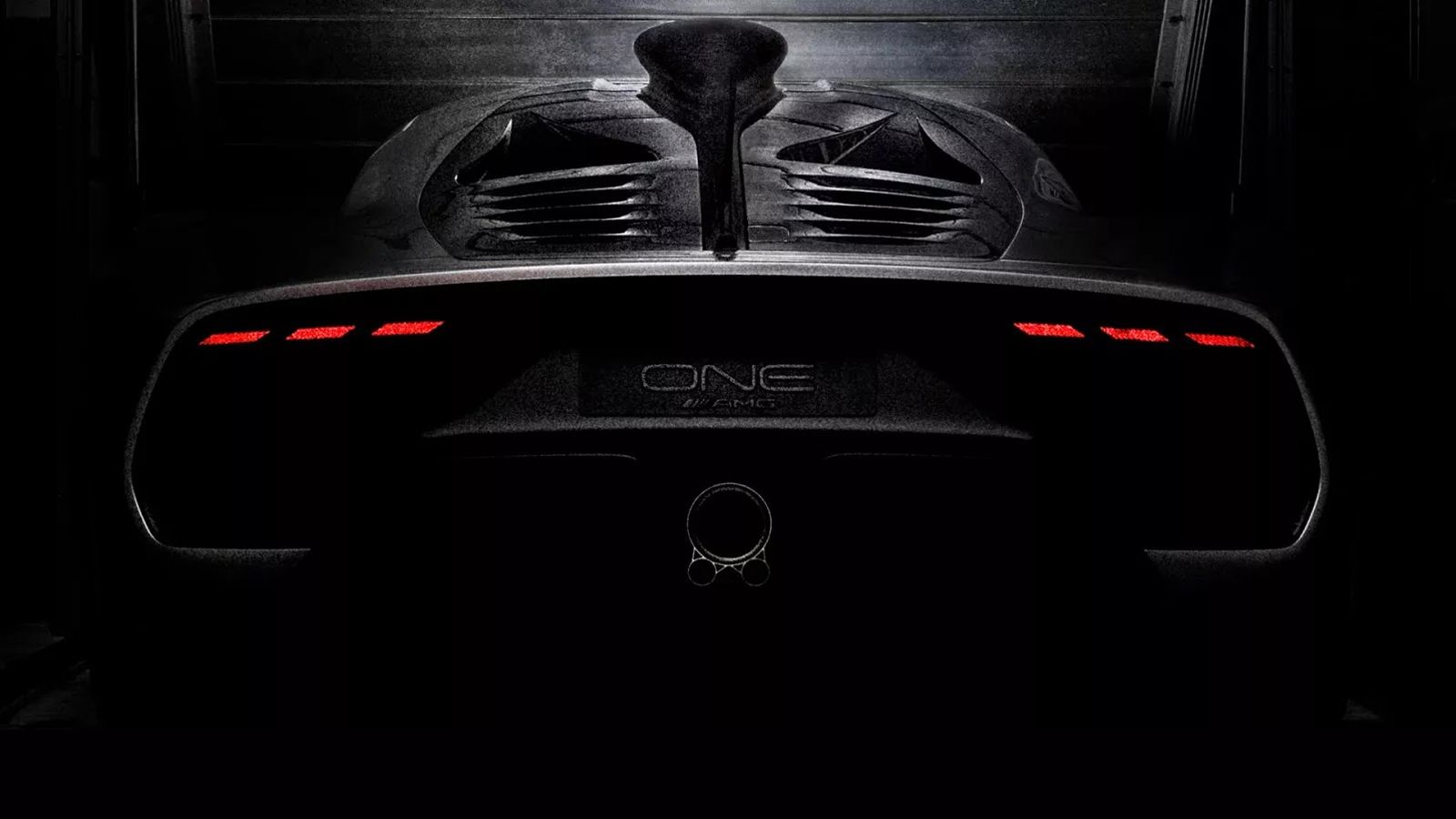 Η Mercedes-AMG μας δίνει άλλη μία προωθητική εικόνα του Project One, την πιο αποκαλυπτική μέχρι στιγμής, στην οποία βλέπουμε την πίσω όψη του πολυαναμ