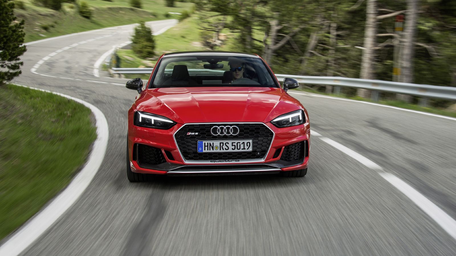 Τα νέα Audi RS 4 Avant και RS 5 Coupe των 450 ίππων, μόλις απέκτησαν μια σπέσιαλ έκδοση, την «The New Carbon Edition».