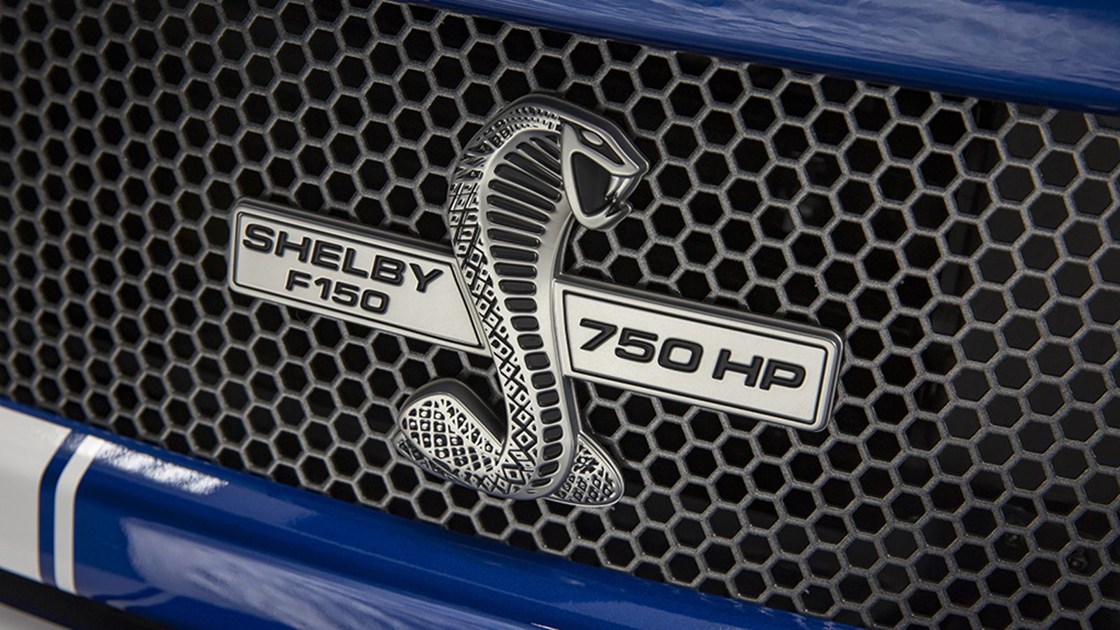 Θα φτιαχτούν μόλις 150 μονάδες του F-150 Super Snake, η τιμή των οποίων ξεκινά από τα 96.680 δολάρια (86.365 ευρώ).