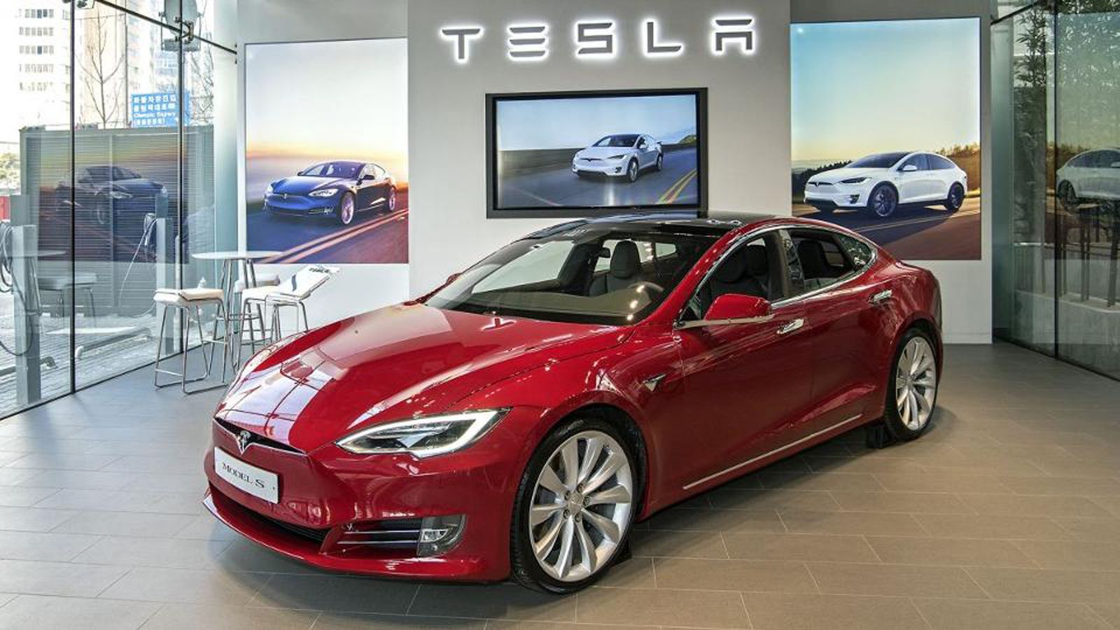Η Tesla μόλις έκανε ντεμπούτο στη Νότιο Κορέα και οι ντόπιοι έχουν τέτοιο ενθουσιασμό, που ήδη η λίστα αναμονής για test drive φτάνει στους έξι μήνες.