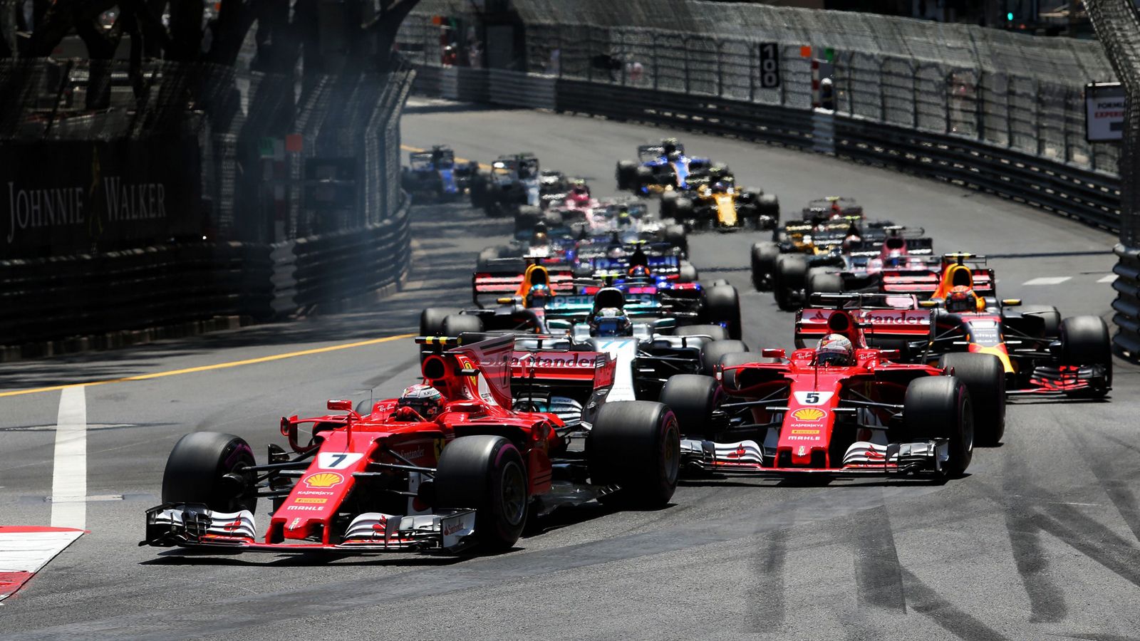 To δίδυμο της Ferrari έκανε ένα και μόνο pit stop, με την Scuderia να παίρνει τη νίκη στο Μονακό για πρώτη φορά μετά από το 2001.