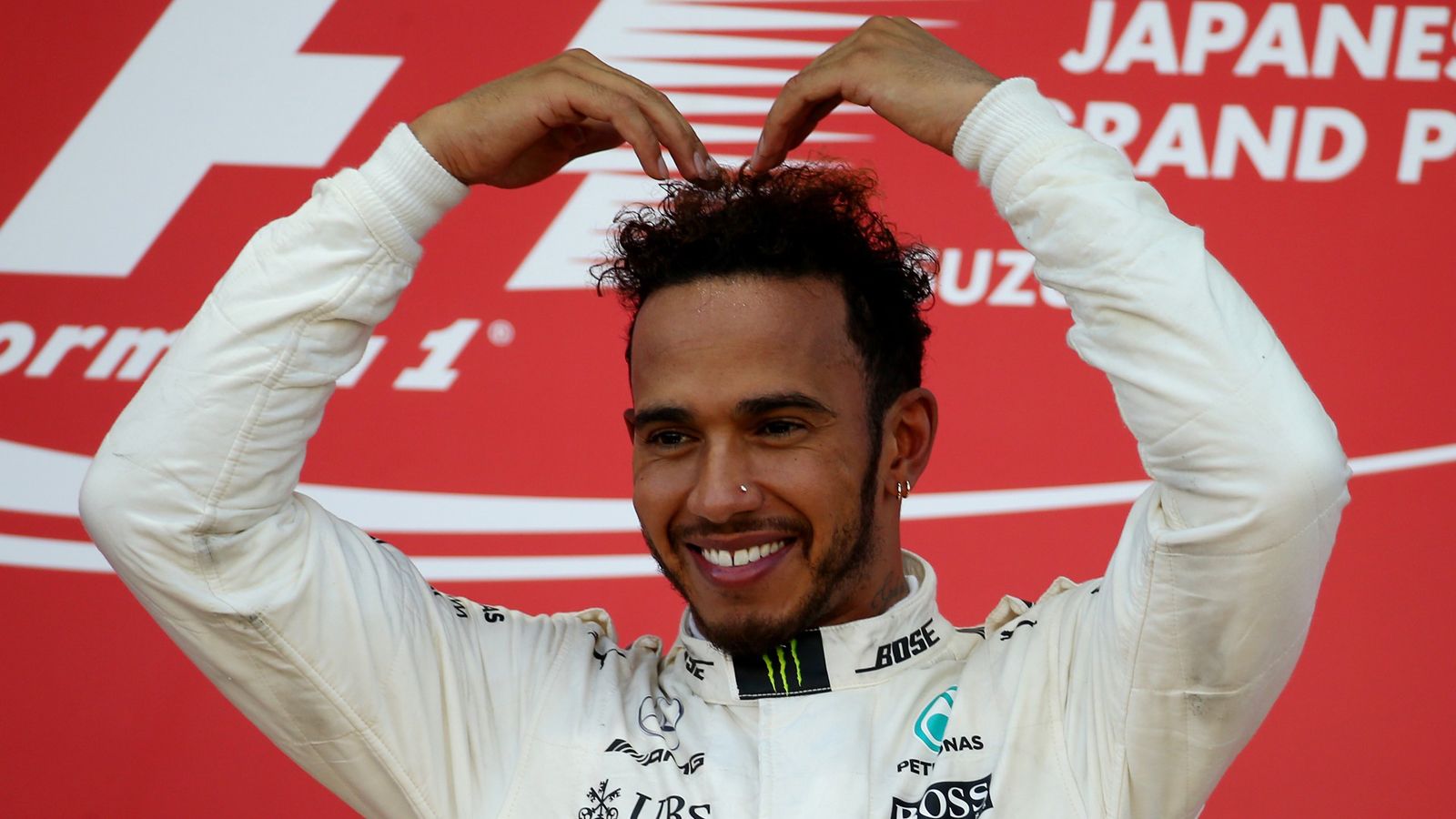 O Lewis Hamilton βρίσκεται κοντά στον 4ο τίτλο του, καθώς όχι μόνο κέρδισε στο Grand Prix Ιαπωνίας, αλλά επιπλέον ο Sebastian Vettel εγκατέλειψε λόγω
