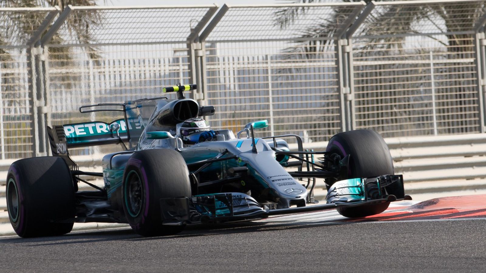 Ο Valtteri Bottas πήρε την 4η pole position της φετινής σεζόν, καθώς τόσο αυτός όσο και ο πρωταθλητής και team mate στη Mercedes Lewis Hamilton, ήταν