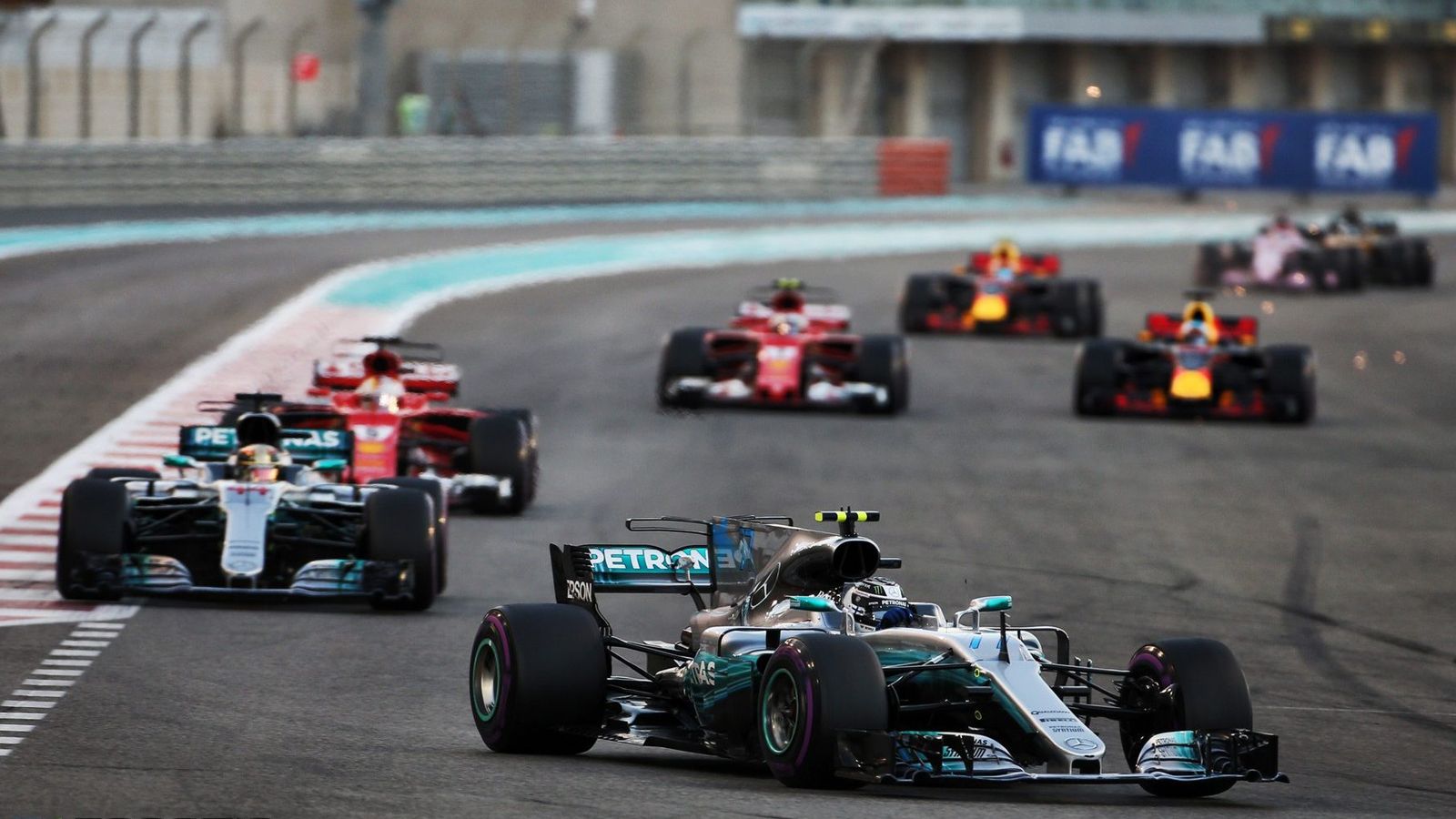 Ο Valtteri Bottas πήρε στο Grand Prix του Abu Dhabi την 3η του νίκη, την πρώτη μετά το αυστριακό Grand Prix του περασμένου Ιουλίου.