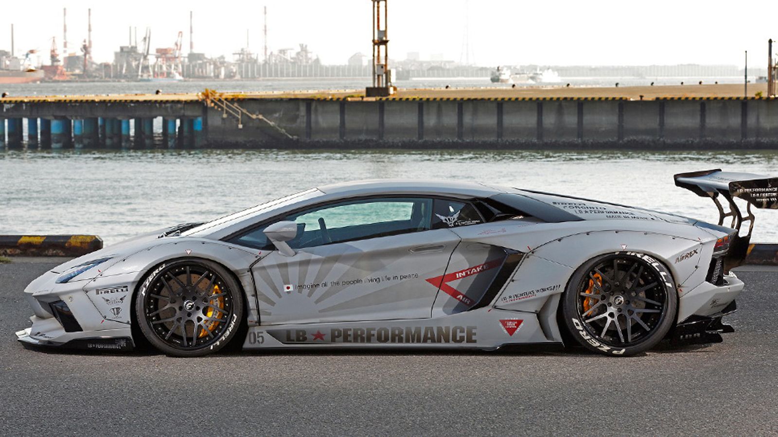 Lamborghini Aventador