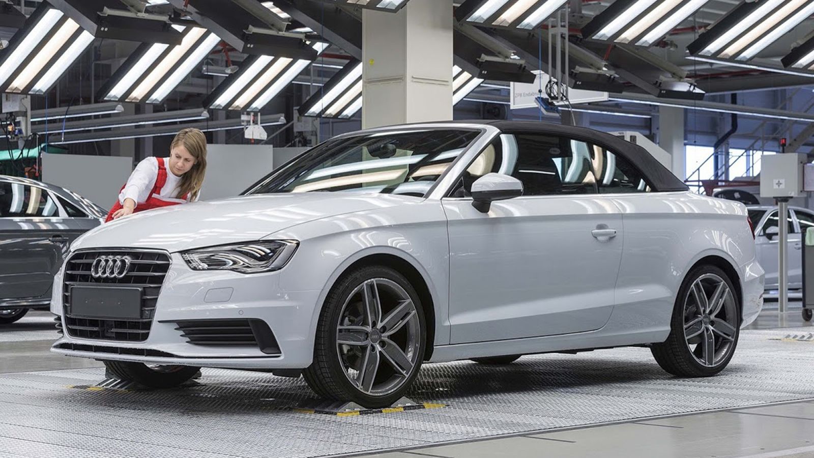 Το εργοστάσιο ετοιμάζεται να υποδεχθεί στις γραμμές παραγωγής του το Q3, ενώ πρόσφατα γιόρτασε το εκατομμυριοστό μοντέλο. Όλα αυτά τα χρόνια έχει κατα