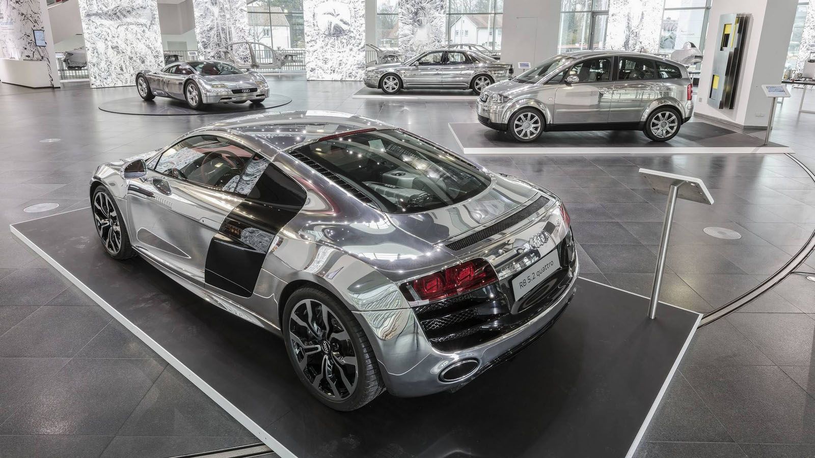 Η Audi έχει μια μακρά παράδοση στη χρήση αλουμινίου, η οποία ξεκίνησε από τα πρώιμα χρόνια της. Για αυτό η εταιρεία παρουσιάζει μια σχετική έκθεση στο