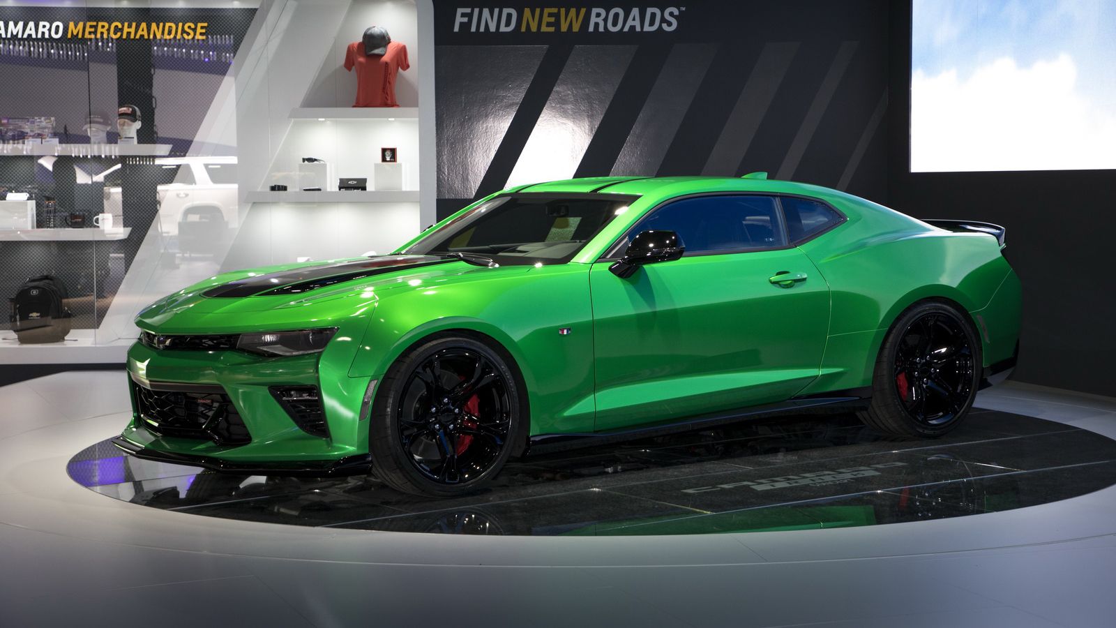 H Chevrolet Camaro Track σχεδιάστηκε για αυτούς που θέλουν ένα υψηλών επιδόσεων όχημα για την πίστα, αλλά και ένα γρήγορο sports coupe για την καθημερ