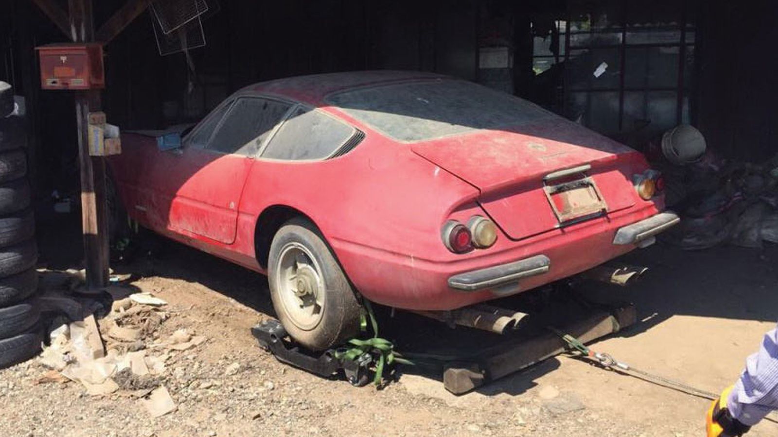 H Ferrari Daytona ήταν καταχωνιασμένη σε έναν αχυρώνα στην Ιαπωνία για 40 ολόκληρα χρόνια.