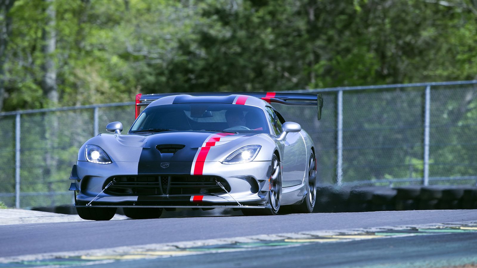 Σταματά η παραγωγή της Dodge Viper, του εμβληματικού αμερικανικού sportscar. 