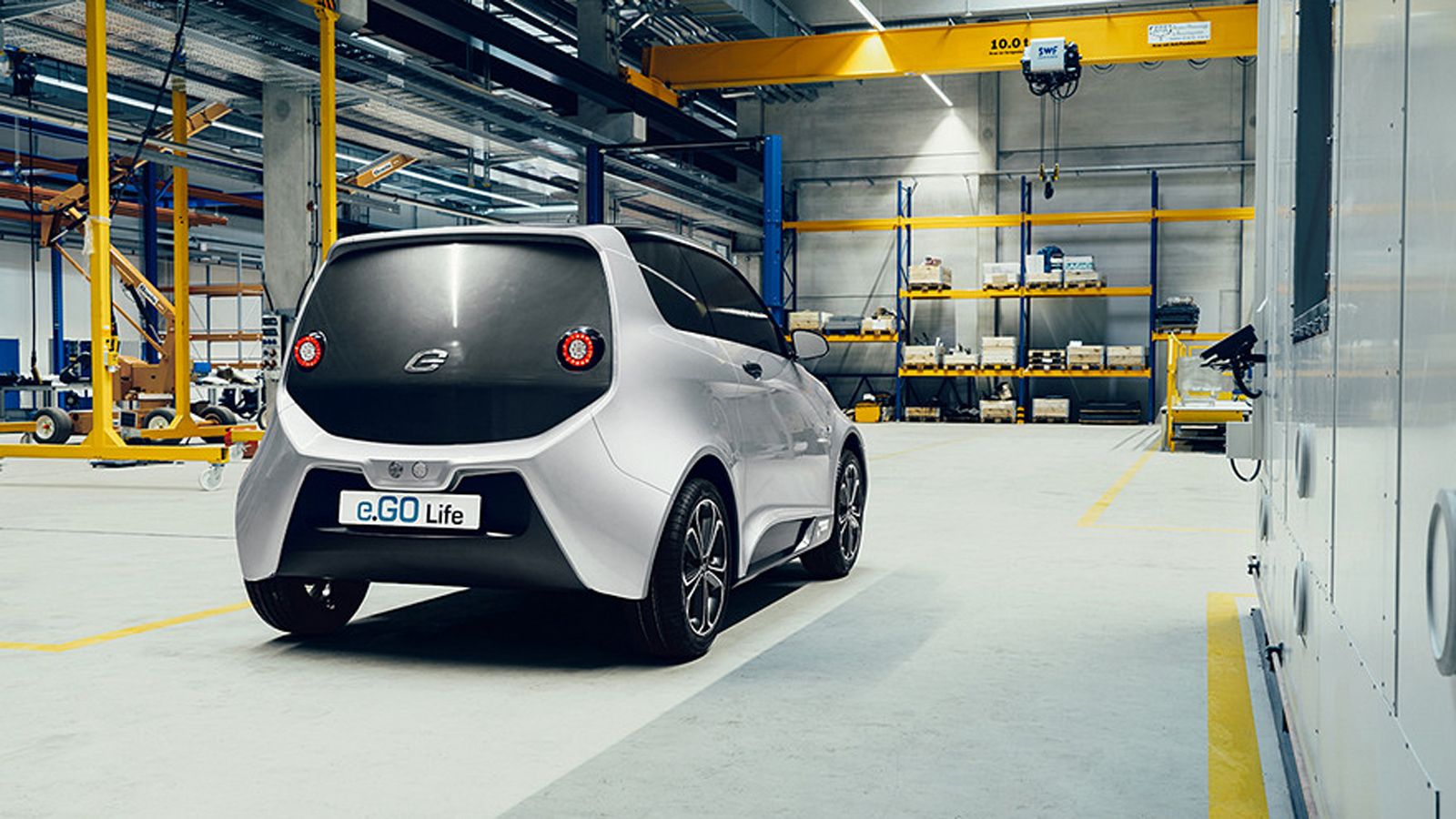 Με τις μικρές μπαταρίες λιθίου των 14,4 kWh, το 0-100 γίνεται σε 5,7 δλ., ενώ η αυτονομία φτάνει στα 130 χλμ. 5,9 δλ για το 0-100 θέλει το e.Go Life μ