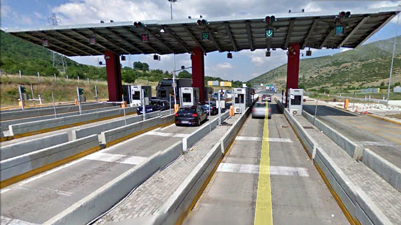 Μειώσεις στο αντίτιμο για ευπαθείς ομάδες και αναλογικό σύστημα διοδίων μέχρι το τέλος του 2018 ανακοίνωσε ο υπουργός Υποδομών κ. Χρήστος Σπίρτζης.