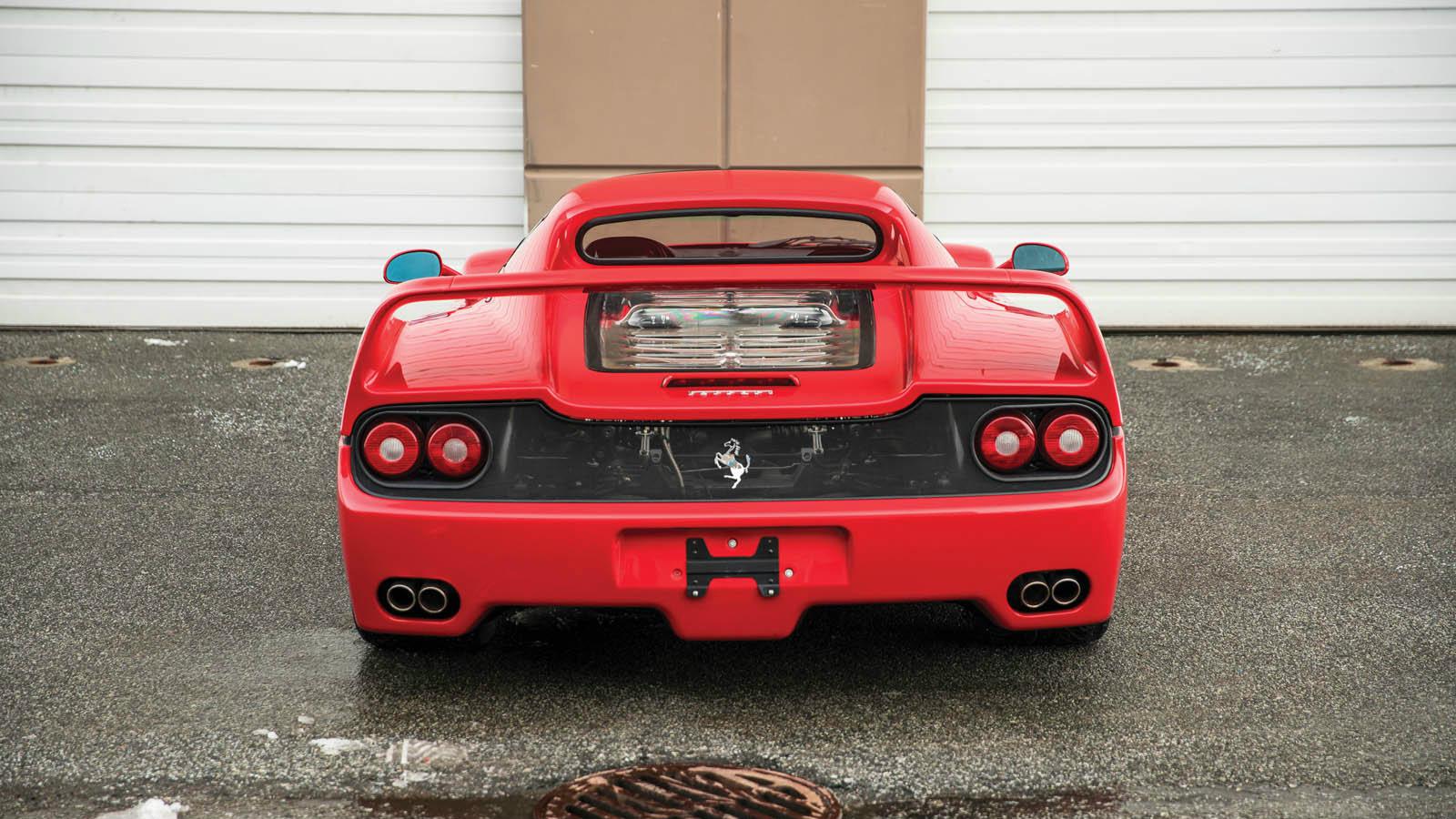 Φωτογραφίες, έσω και έξω, της F50 του Mike Tyson