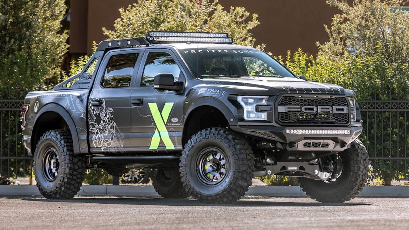 Το Ford F-150 Raptor Xbox One X Edition ξεχωρίζει από μια σειρά στοιχείων που αντλούν έμπνευση από τα video-game. Μετά το τέλος της έκθεσης SEMA, θα κ