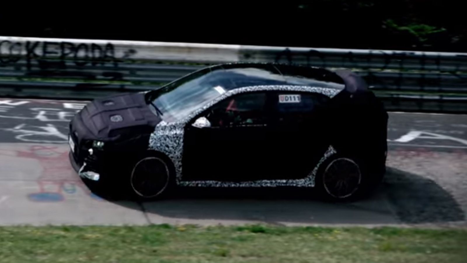 Η εξέλιξη έλαβε χώρα στο Nurburgring, στους βρετανικούς δρόμους και στον πάγο της Σουηδίας, με τον οδηγό της εταιρείας στο WRC, Thierry Neuville, να ε