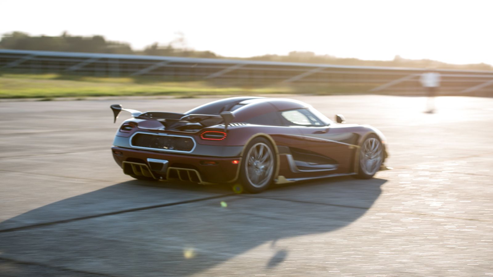 Η προσπάθεια για το 0-400-0 πραγματοποιήθηκε μέσα σε μόλις 36,44 δλ., ενώ η απόσταση που χρειάστηκε το Agera RS ήταν μόνο 2.441 μέτρα.