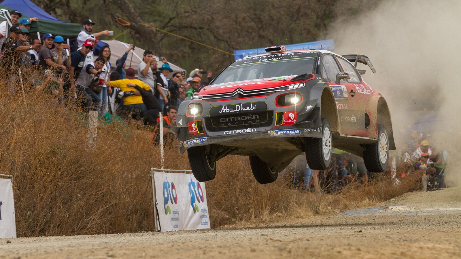 Πετάνε προς τη νίκη στο Μεξικό, η Citroen που επέστρεψε στο WRC και ο Kris Meeke. Μόνο ένα δράμα θα αλλάξει κάτι, καθώς μένουν μονάχα δύο ειδικές για 