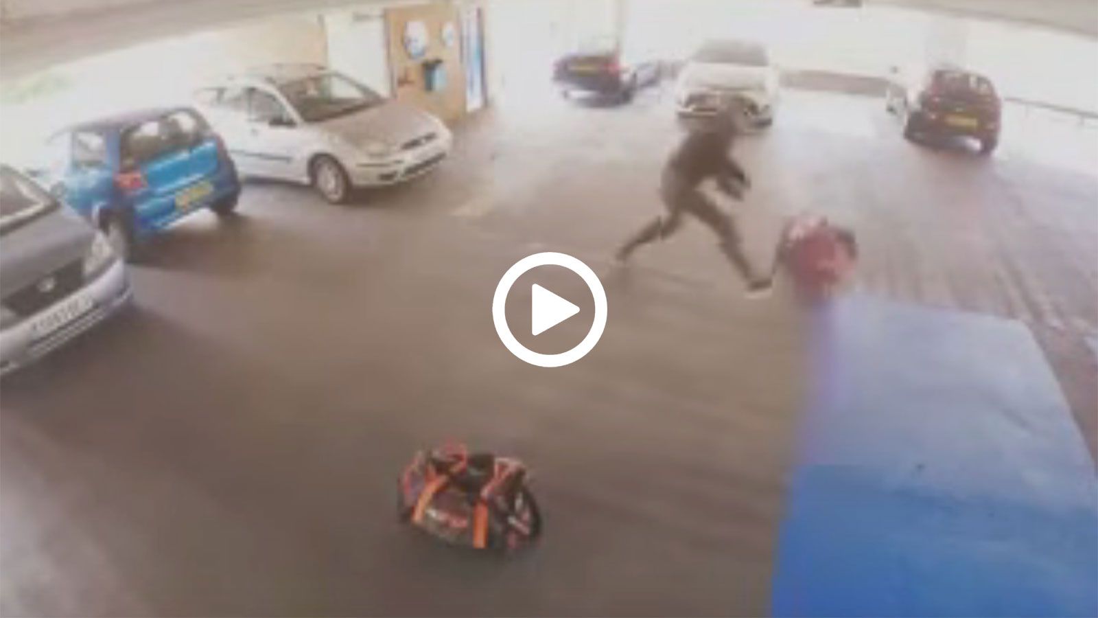 Αθλητής MMA δικάζει κλέφτη
