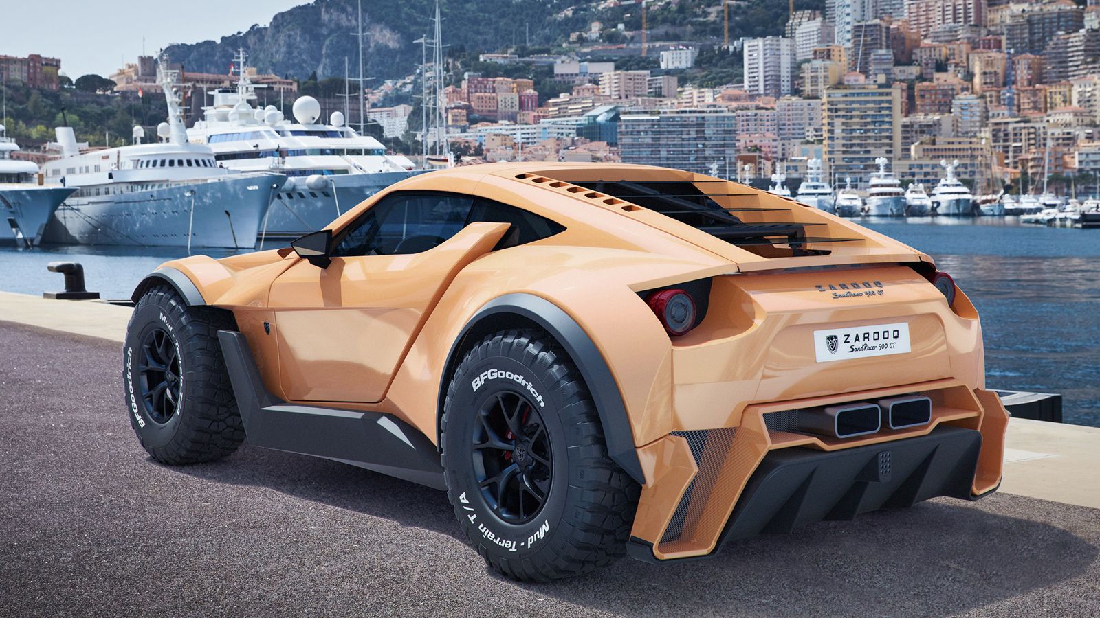 Το V8 σύνολο των 6,2 λτ. τοποθετείται στο κέντρο, στέλνοντας την κίνηση πίσω. Έχει ισχύ 525 ίππων και ροπή 660 Nm, ενώ συνεργάζεται με 5άρι σειριακό κ