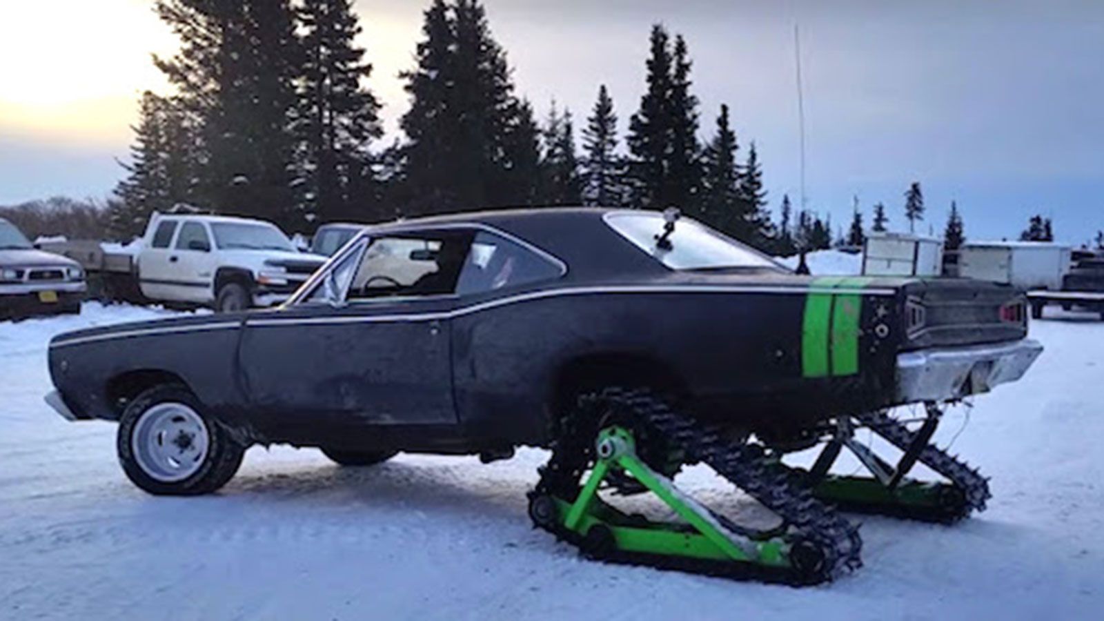 Muscle car με ερπύστριες