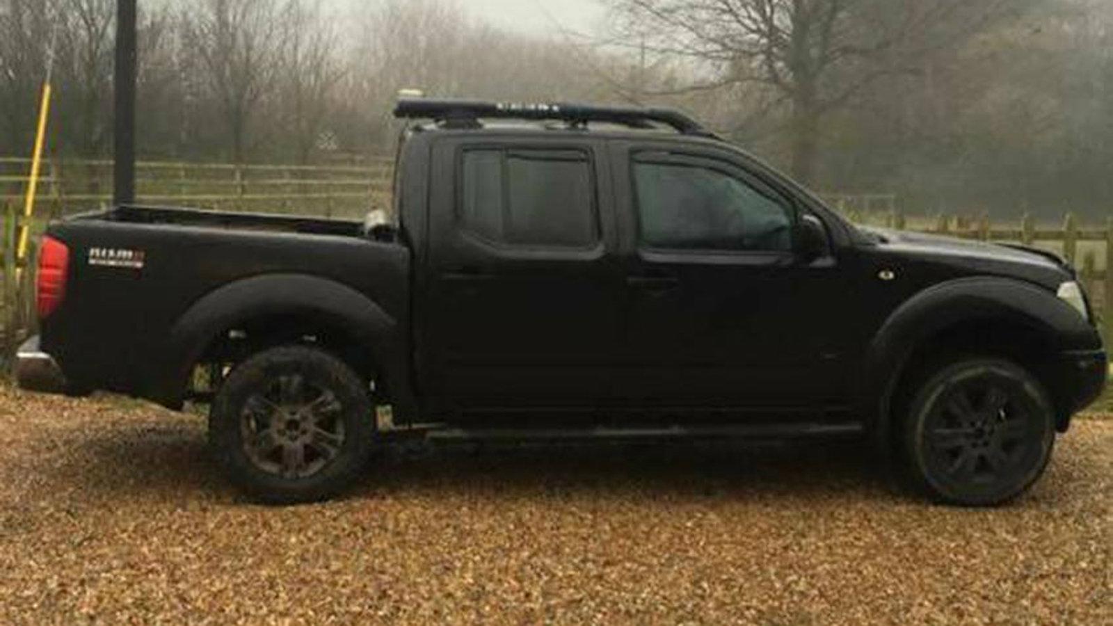 Το 2013 είχε πραγματοποιηθεί ανάκληση του Nissan Navara αυτής της γενιάς, για πρόβλημα με τον κοτσαδόρο.