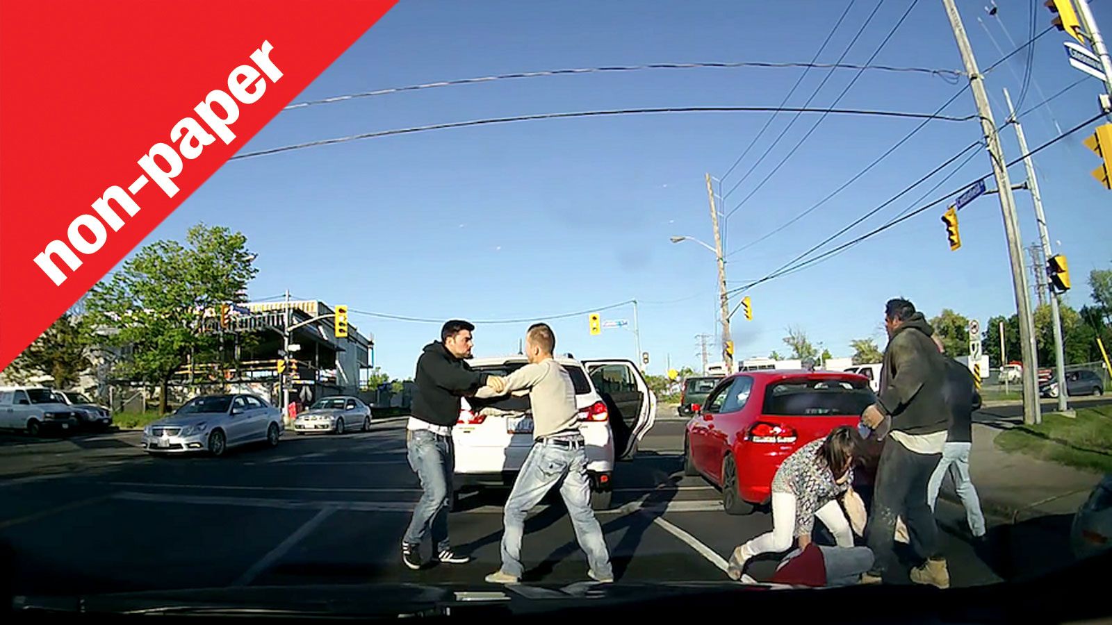 Φυσικά η βία δεν είναι λύση στα προβλήματα, ωστόσο η dashcam ακόμα και σε τέτοιες περιπτώσεις μπορεί να αποβεί σωτήρια, μιας και θα καταγράψει ποιος,