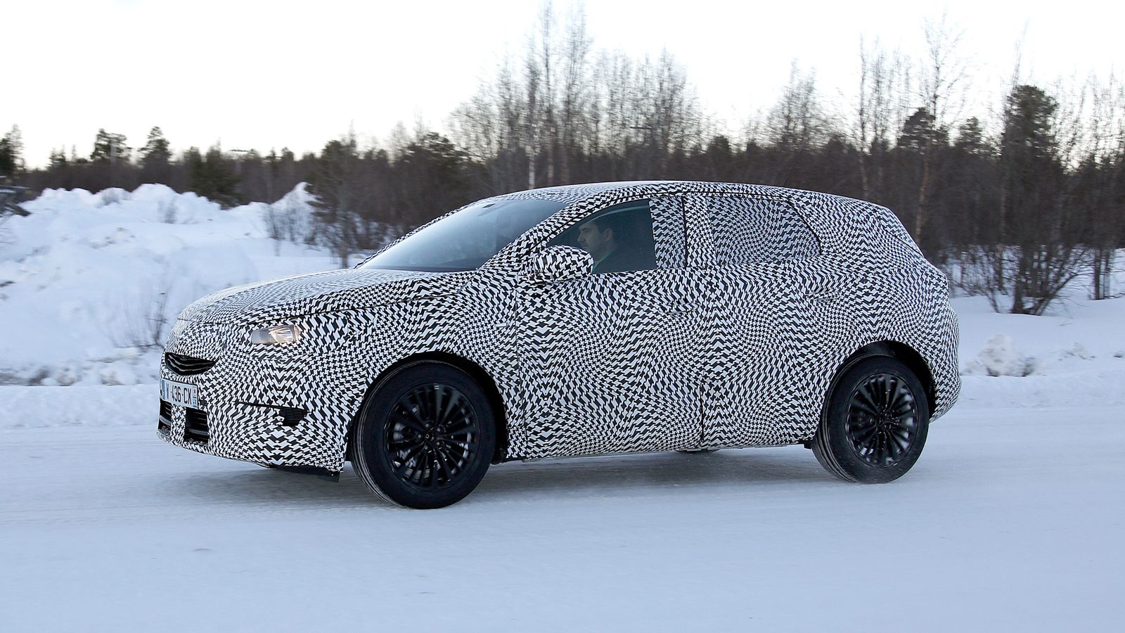 Το εμπορικό λανσάρισμα του Opel Grandland X αναμένεται να γίνει στις αρχές του 2018. Είναι πιθανό η γκάμα των κινητήρων να αποτελείται από ένα μείγμα 