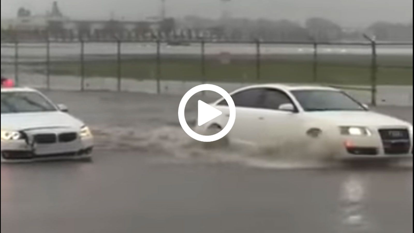 Audi Quattro δεν σταματά ούτε σε πλημμύρα.