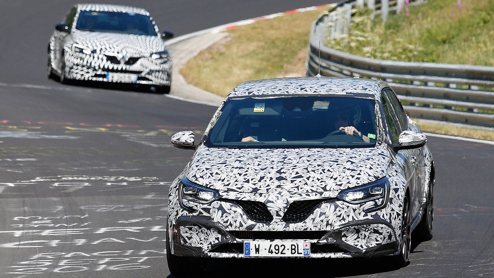 Οι φήμες θέλουν το 2λιτρο σύνολο να δίνει τη θέση του σε ένα turbo 1,8 λίτρων, το οποίο προέρχεται από το Alpine A110. Η απόδοσή του αναμένεται να είν