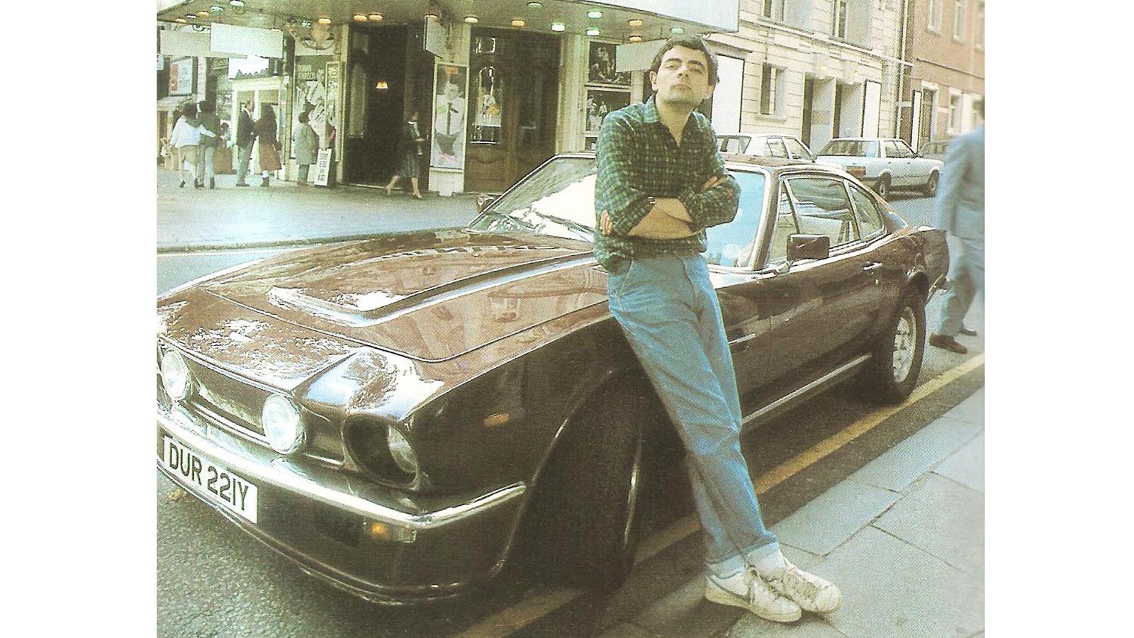 Ο κος Atkinson έλεγε τότε που την προτίμησε έναντι μιας Ferrari γιατί ήταν πιο διακριτική. Τελικά η Aston Martin V8 Vantage έμεινε στα χέρια του για μ